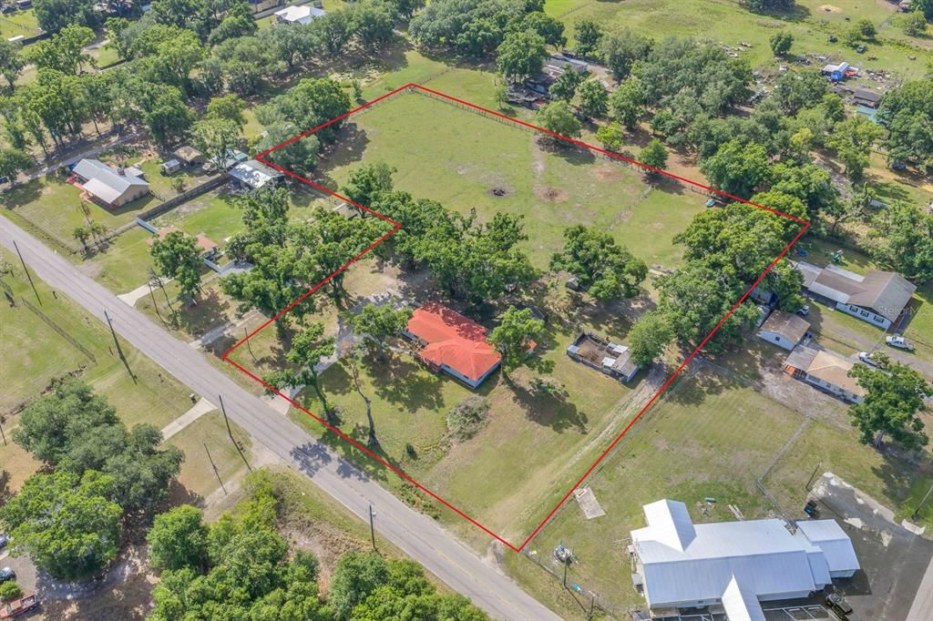 Activo con contrato: $450,000 (4 camas, 2 baños, 2716 Pies cuadrados)