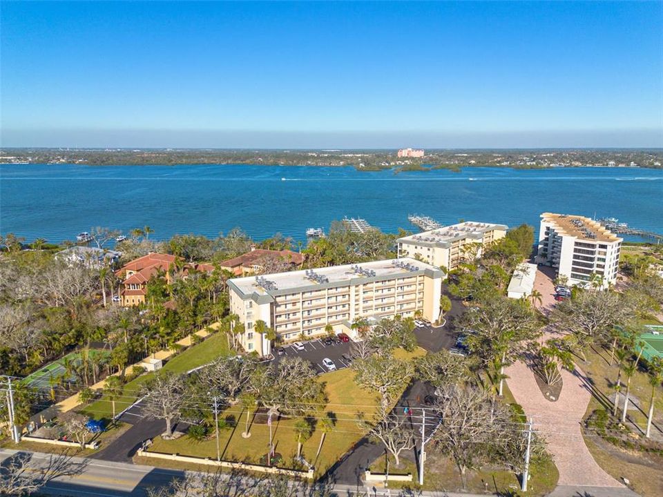 En Venta: $624,999 (2 camas, 2 baños, 1160 Pies cuadrados)