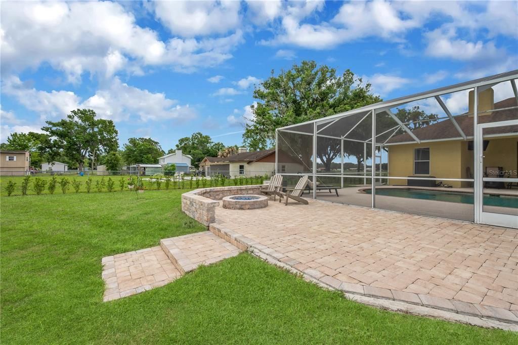 En Venta: $659,900 (4 camas, 2 baños, 2555 Pies cuadrados)