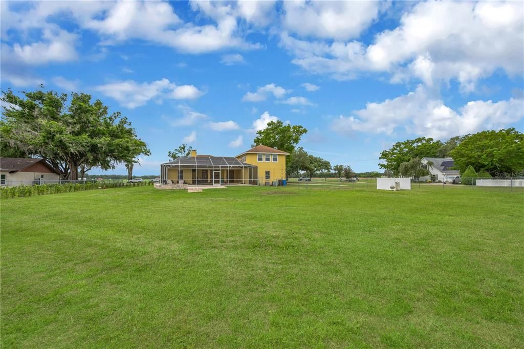 En Venta: $659,900 (4 camas, 2 baños, 2555 Pies cuadrados)