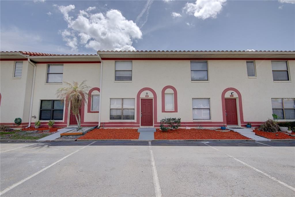 Activo con contrato: $192,500 (2 camas, 2 baños, 1104 Pies cuadrados)