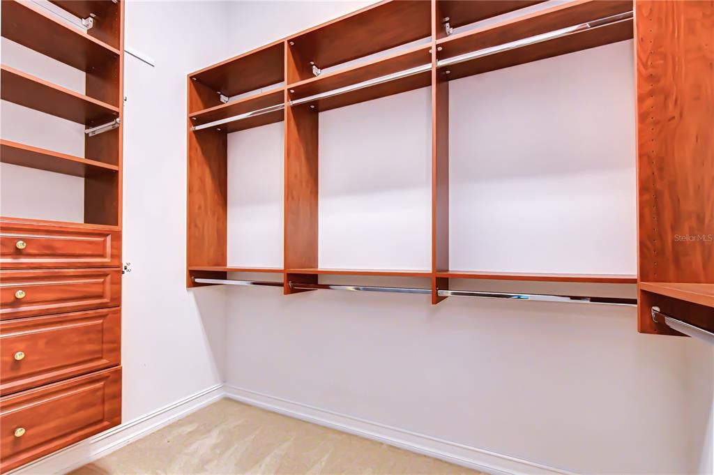 En Venta: $825,000 (2 camas, 2 baños, 2795 Pies cuadrados)