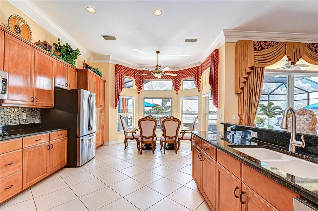 En Venta: $825,000 (2 camas, 2 baños, 2795 Pies cuadrados)