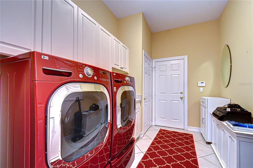 En Venta: $825,000 (2 camas, 2 baños, 2795 Pies cuadrados)