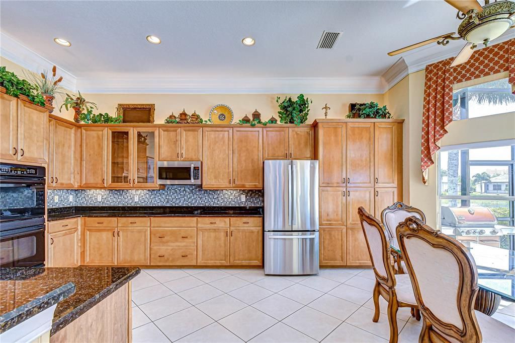 En Venta: $825,000 (2 camas, 2 baños, 2795 Pies cuadrados)