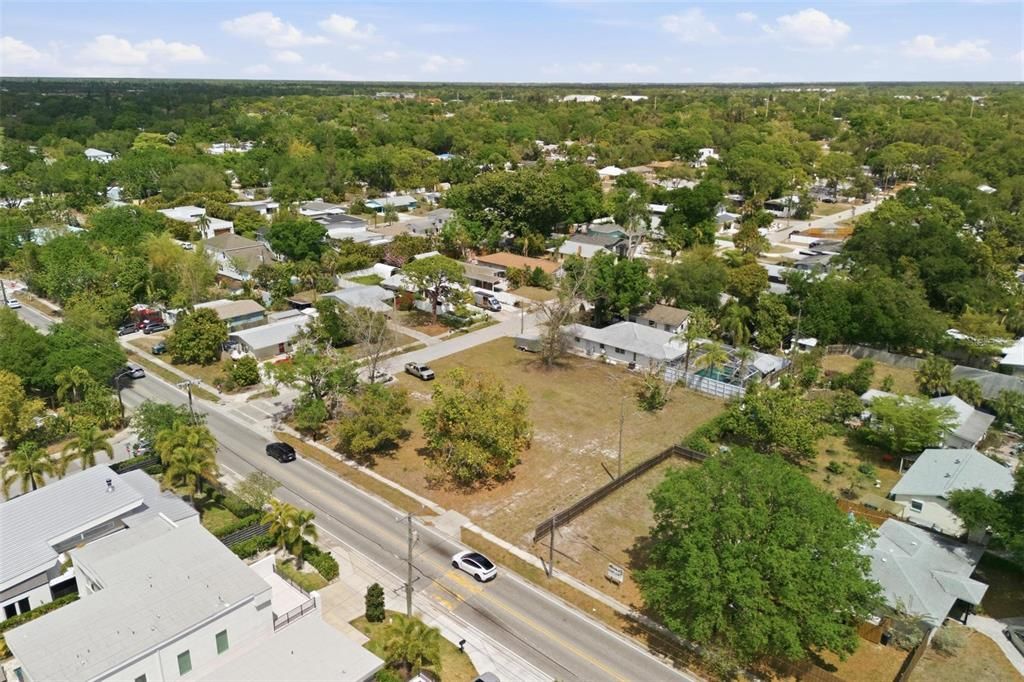 En Venta: $420,000 (0.16 acres)