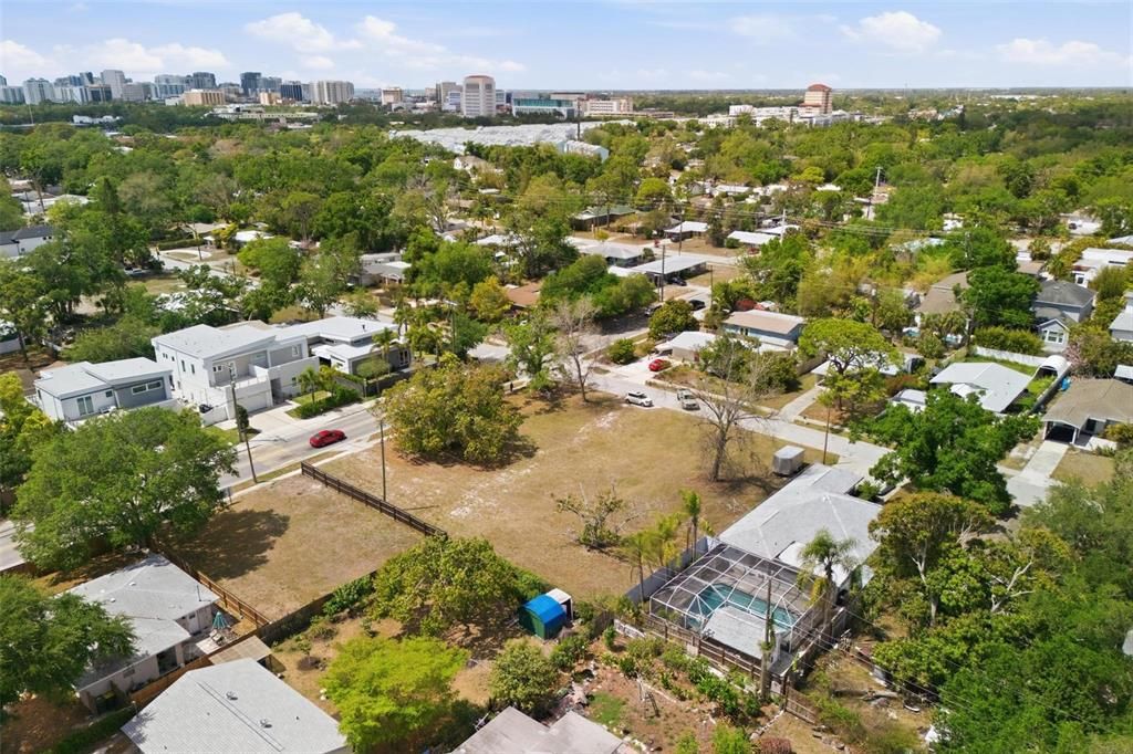 En Venta: $420,000 (0.16 acres)