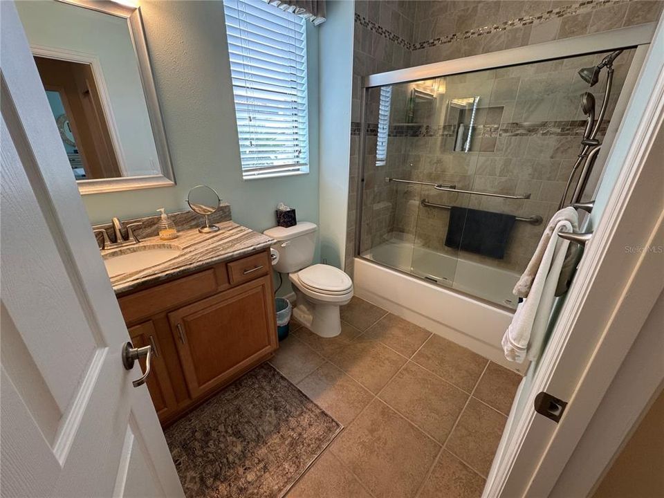 For Rent: $2,150 (2 beds, 1 baths, 1600 Square Feet)