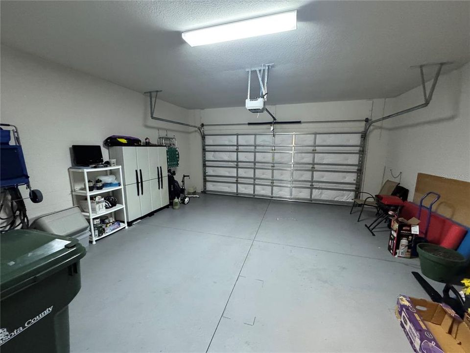 For Rent: $2,150 (2 beds, 1 baths, 1600 Square Feet)