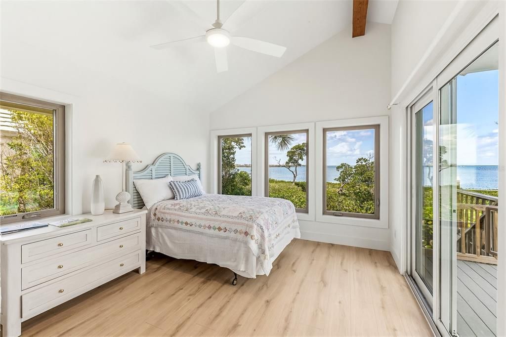 Active With Contract: $3,995,000 (4 beds, 4 baths, 2301 Square Feet)