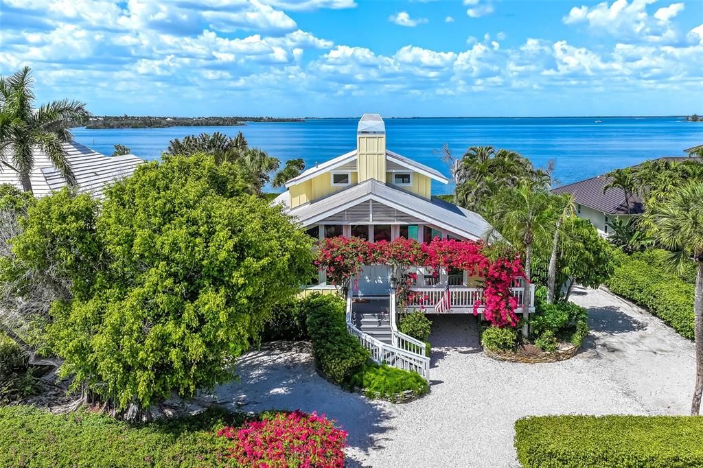 Active With Contract: $3,995,000 (4 beds, 4 baths, 2301 Square Feet)