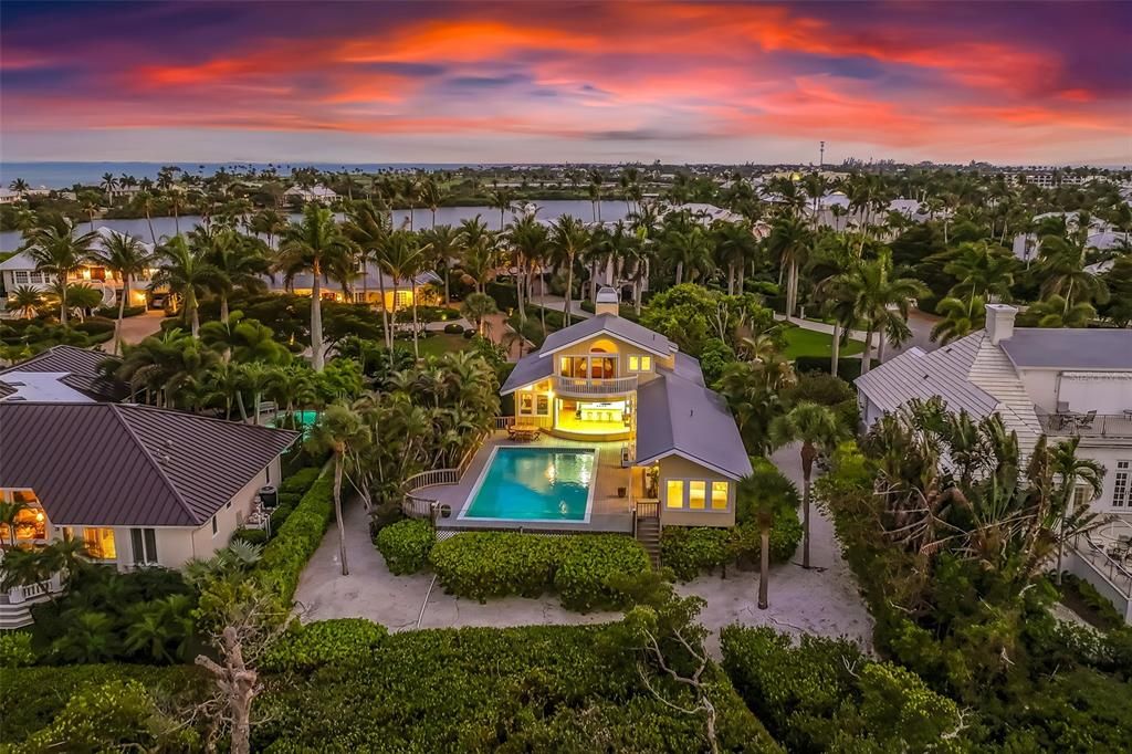 Active With Contract: $3,995,000 (4 beds, 4 baths, 2301 Square Feet)