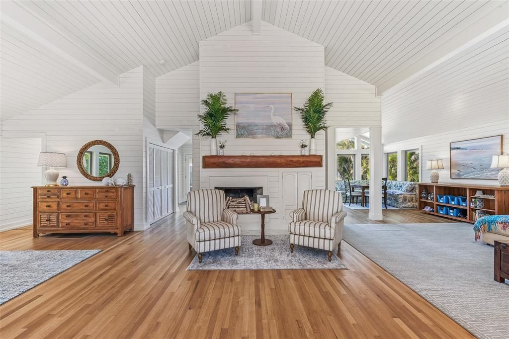 Active With Contract: $3,995,000 (4 beds, 4 baths, 2301 Square Feet)