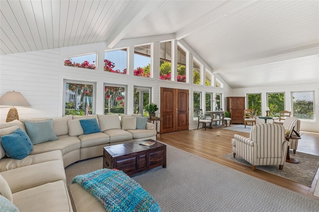 Active With Contract: $3,995,000 (4 beds, 4 baths, 2301 Square Feet)