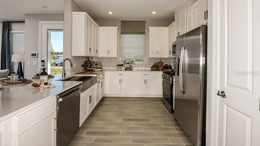 На продажу: $349,990 (2 спален, 2 ванн, 1515 Квадратных фут)