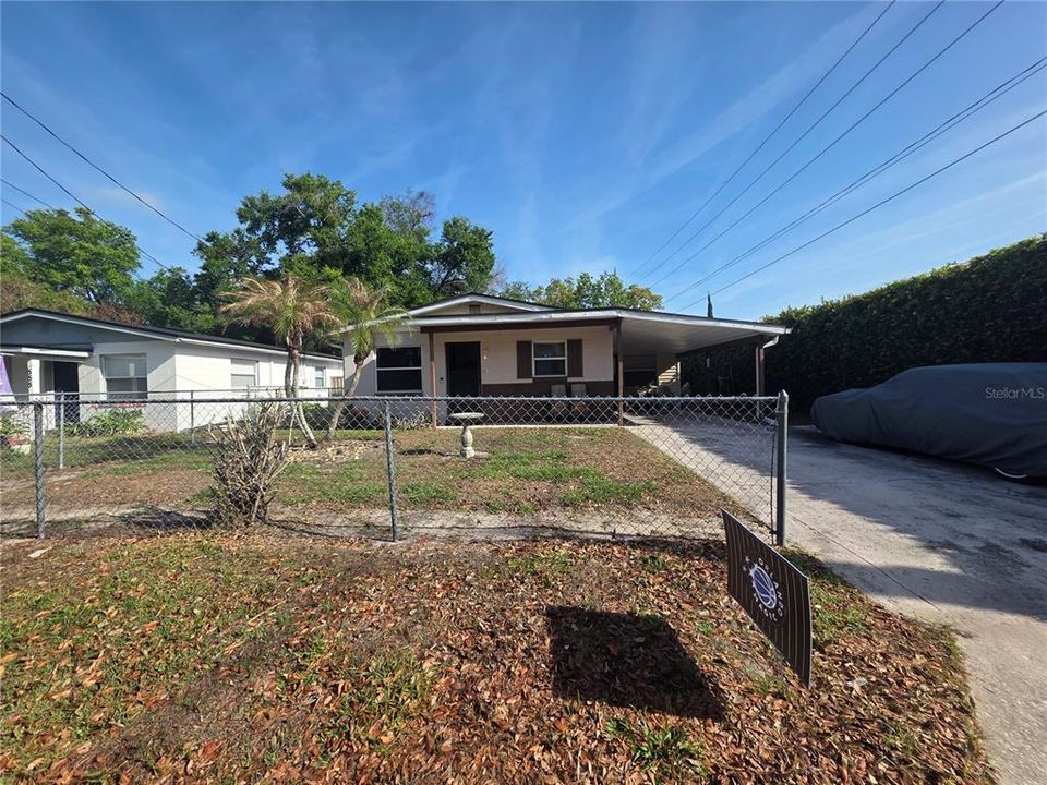 For Sale: $299,900 (3 beds, 1 baths, 1162 Square Feet)