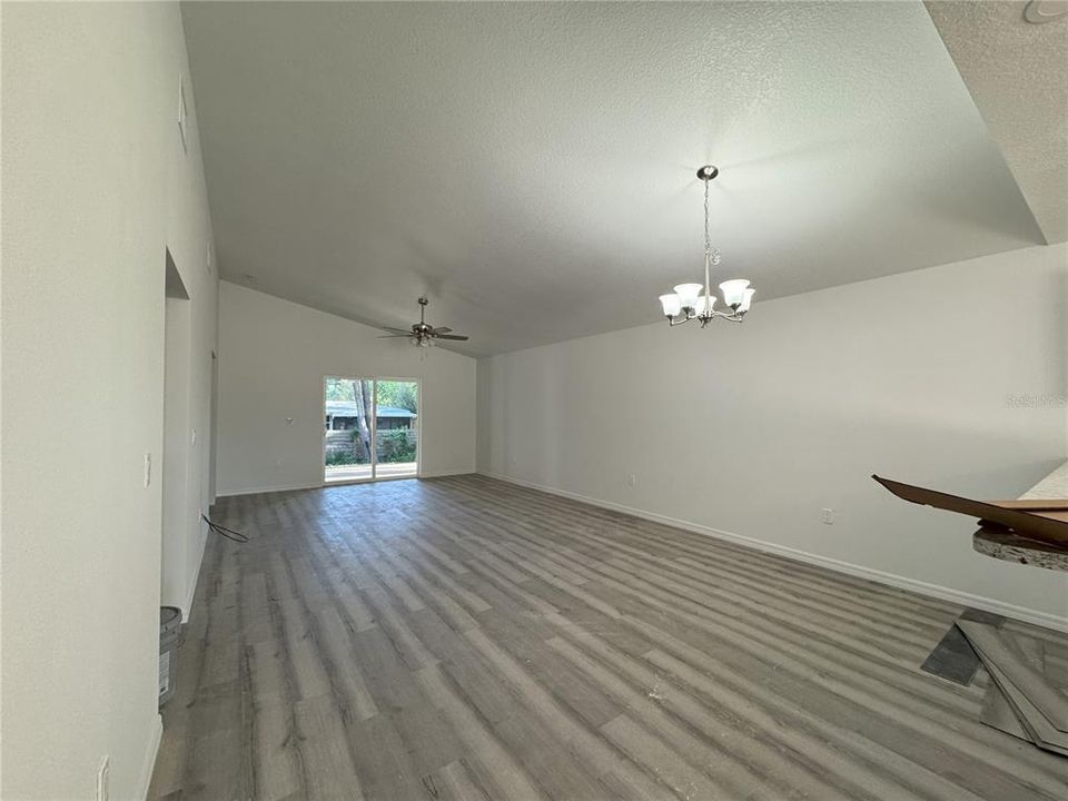 For Rent: $1,750 (3 beds, 2 baths, 1334 Square Feet)
