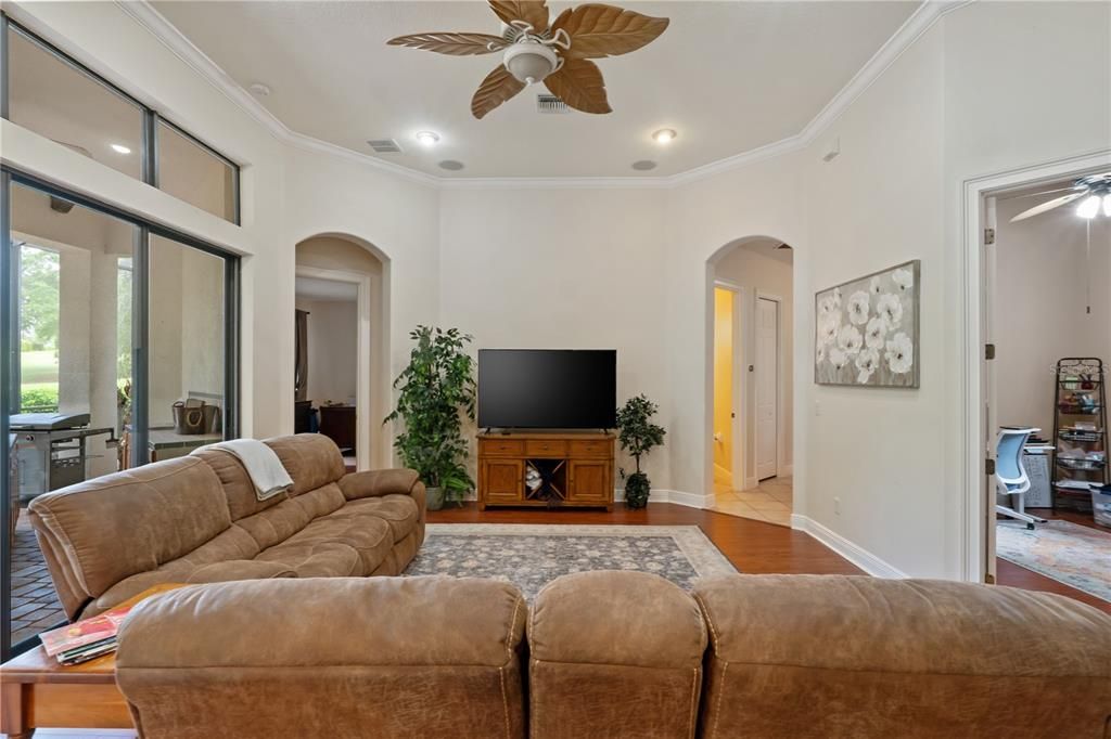 En Venta: $479,900 (3 camas, 2 baños, 2248 Pies cuadrados)