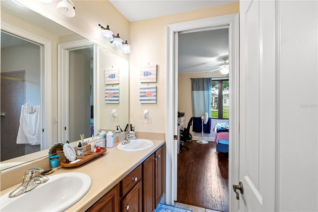 En Venta: $479,900 (3 camas, 2 baños, 2248 Pies cuadrados)