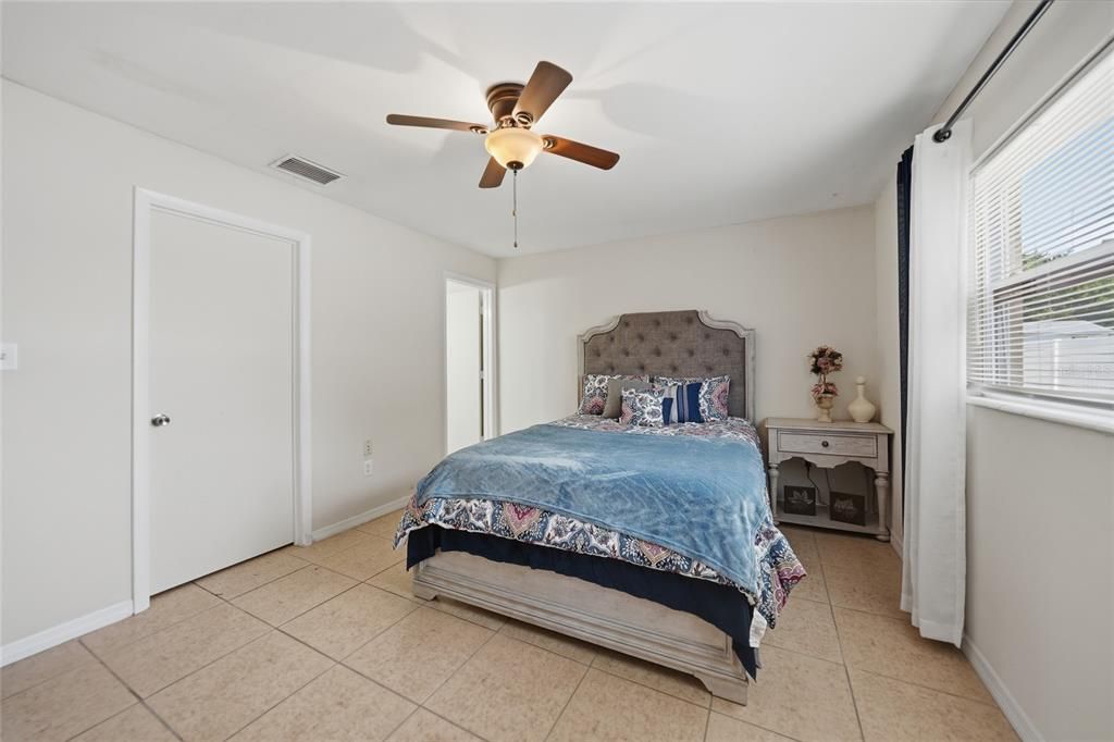 For Sale: $199,000 (3 beds, 3 baths, 1688 Square Feet)