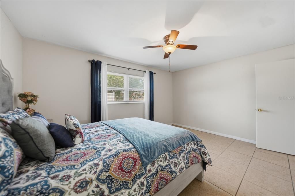 For Sale: $199,000 (3 beds, 3 baths, 1688 Square Feet)
