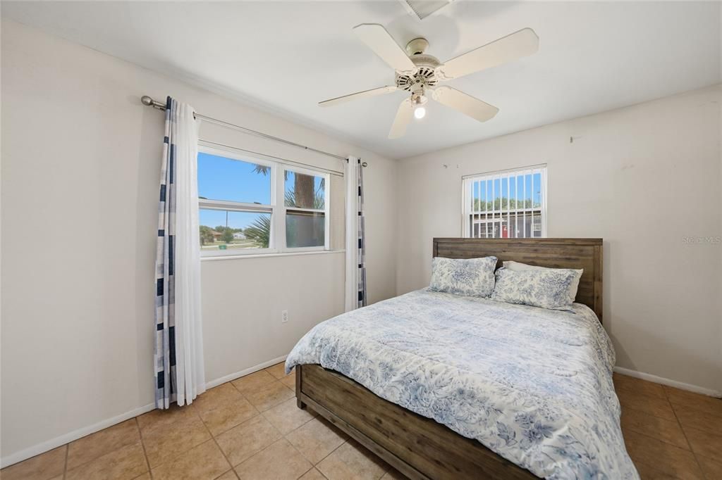 For Sale: $199,000 (3 beds, 3 baths, 1688 Square Feet)