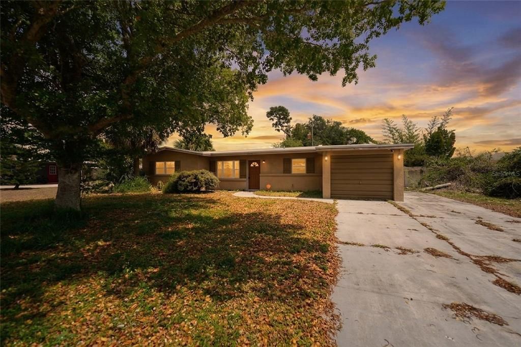 For Sale: $199,000 (3 beds, 3 baths, 1688 Square Feet)
