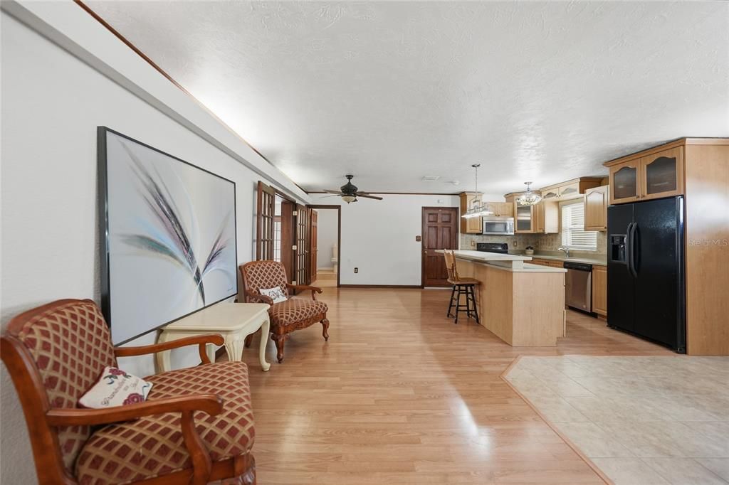For Sale: $199,000 (3 beds, 3 baths, 1688 Square Feet)