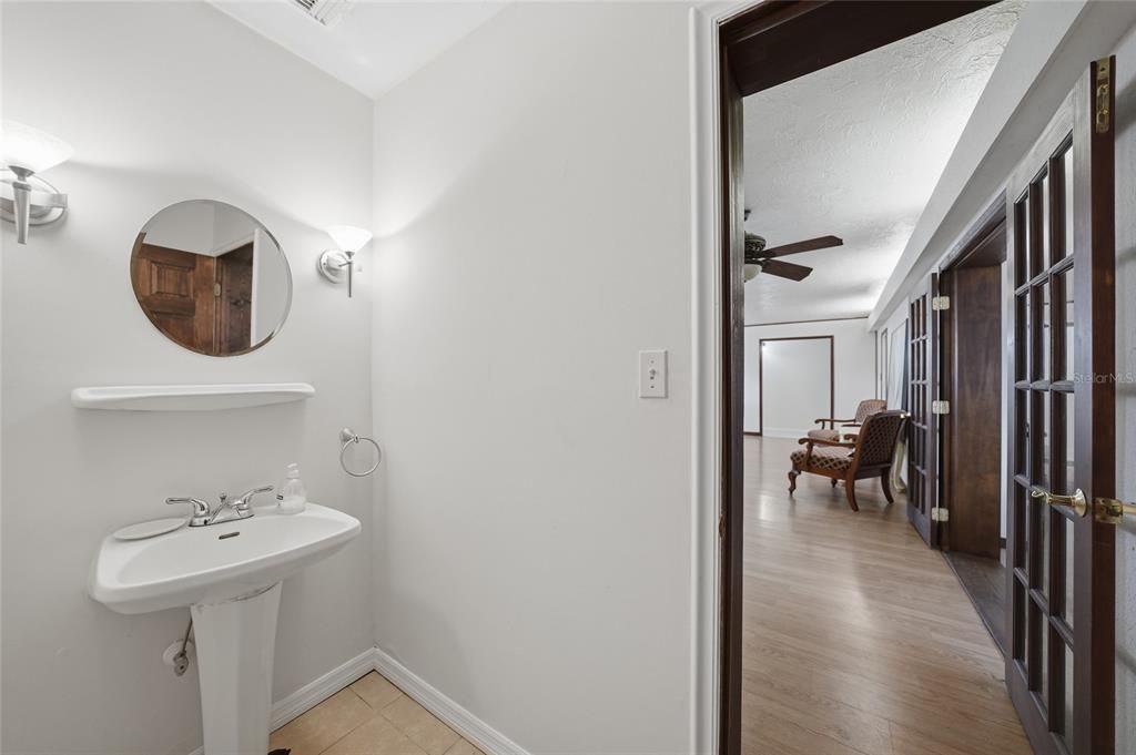 For Sale: $199,000 (3 beds, 3 baths, 1688 Square Feet)