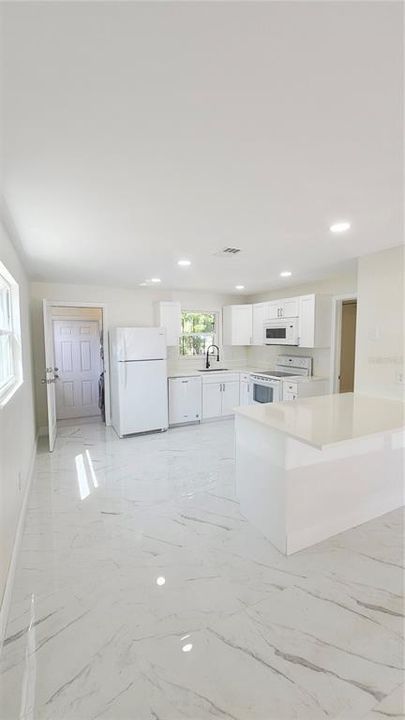 En Venta: $489,999 (4 camas, 0 baños, 1848 Pies cuadrados)