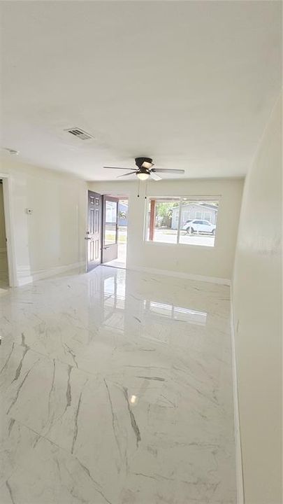 En Venta: $489,999 (4 camas, 0 baños, 1848 Pies cuadrados)