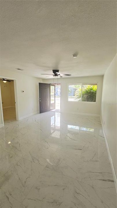 En Venta: $489,999 (4 camas, 0 baños, 1848 Pies cuadrados)