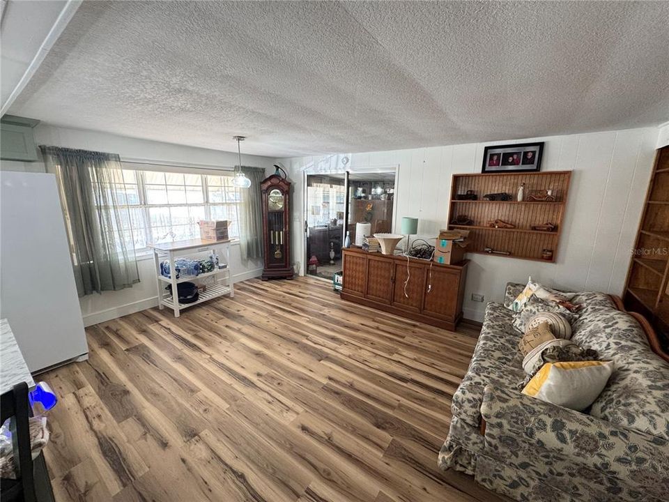 На продажу: $145,000 (2 спален, 2 ванн, 1360 Квадратных фут)