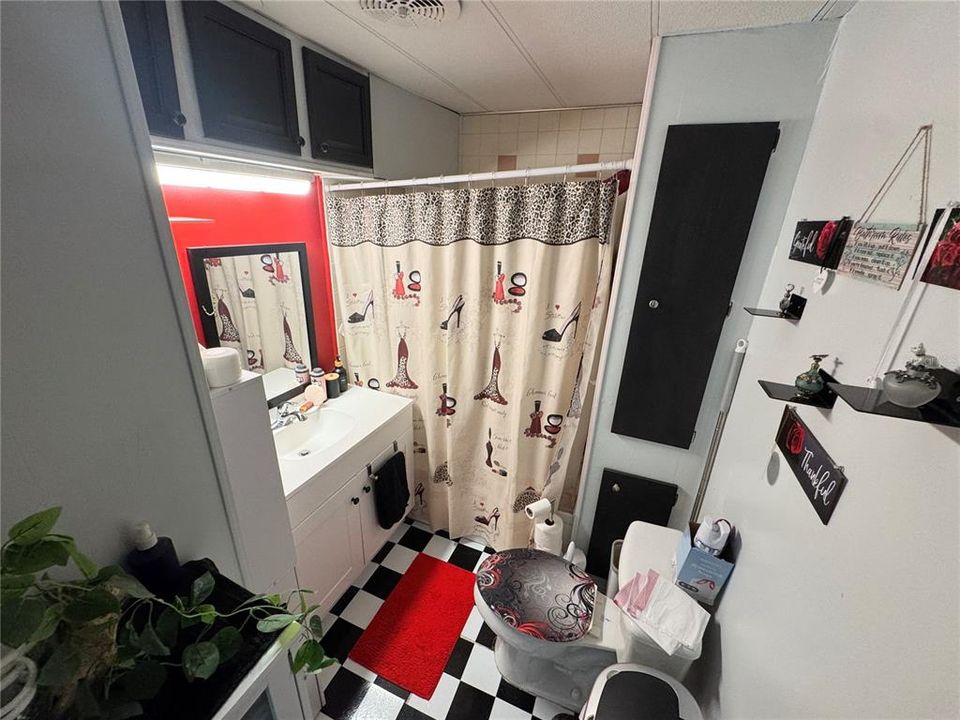 На продажу: $145,000 (2 спален, 2 ванн, 1360 Квадратных фут)