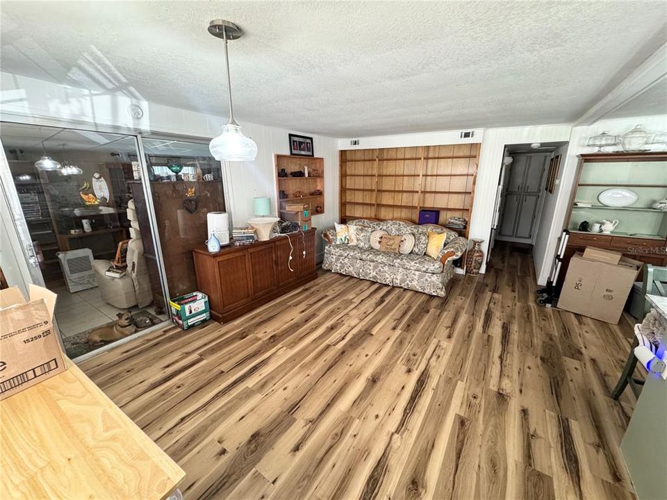 На продажу: $145,000 (2 спален, 2 ванн, 1360 Квадратных фут)