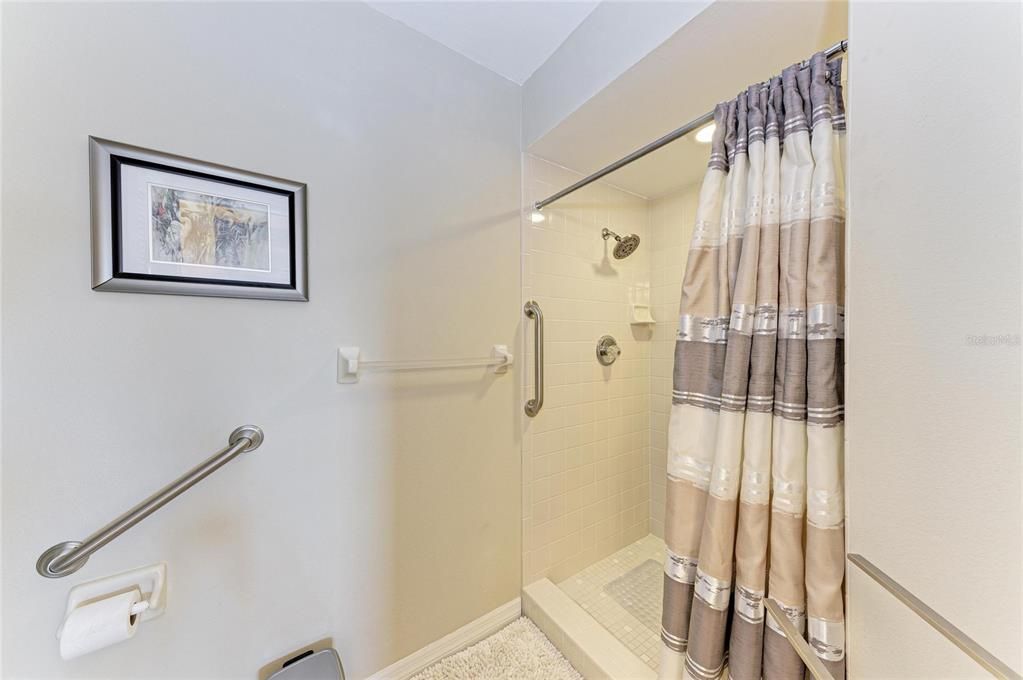 En Venta: $215,000 (2 camas, 2 baños, 1207 Pies cuadrados)