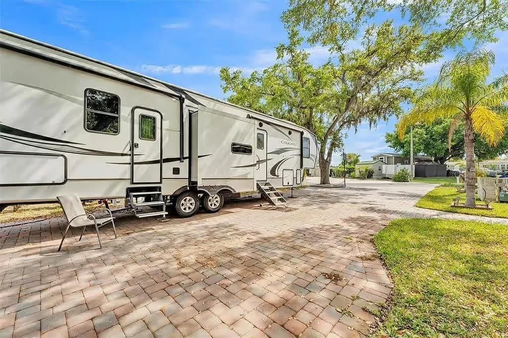 En Venta: $159,990 (0.11 acres)