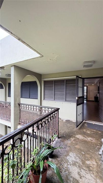 For Sale: $599,000 (2 beds, 1 baths, 900 Square Feet)