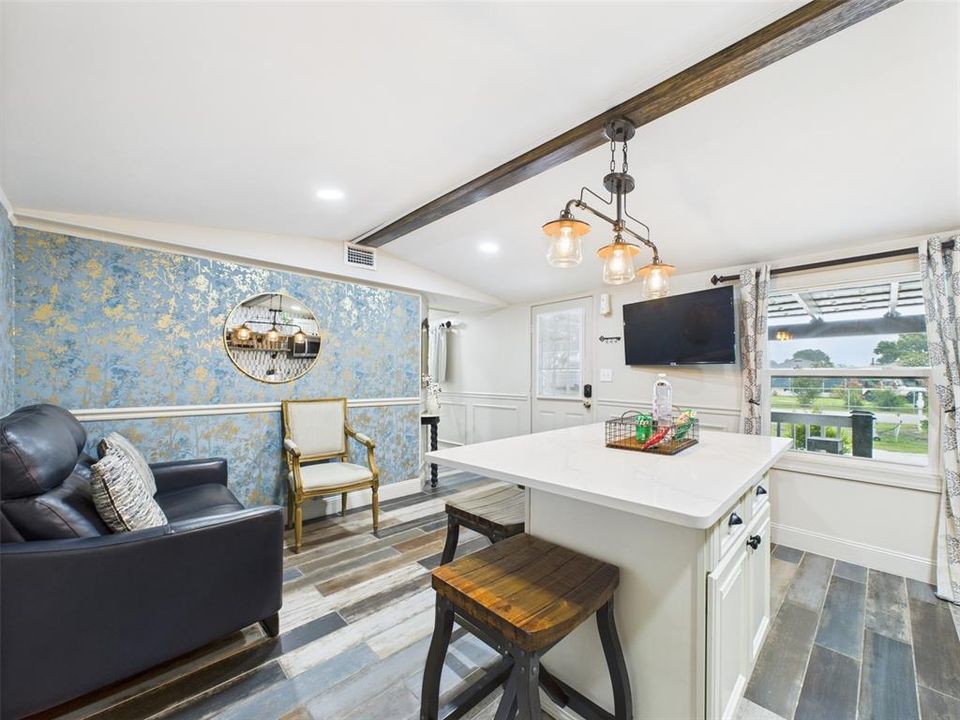 En Venta: $299,900 (4 camas, 0 baños, 1098 Pies cuadrados)