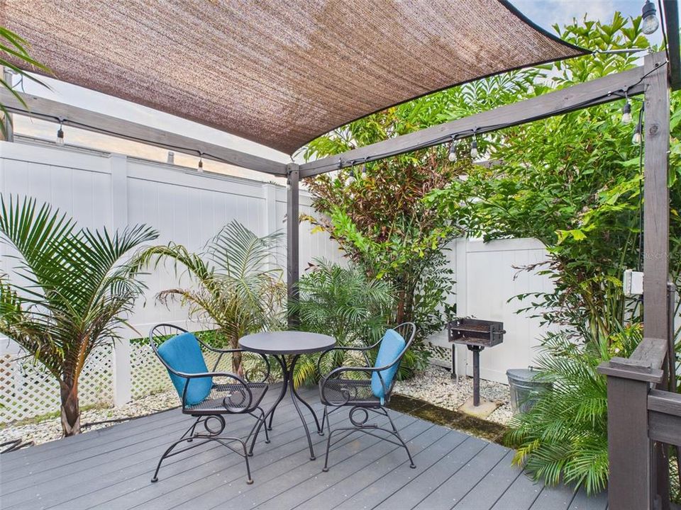 En Venta: $299,900 (4 camas, 0 baños, 1098 Pies cuadrados)