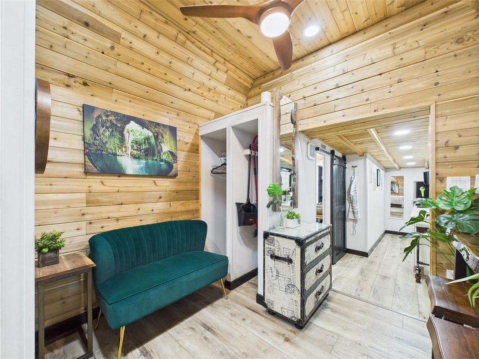 En Venta: $299,900 (4 camas, 0 baños, 1098 Pies cuadrados)