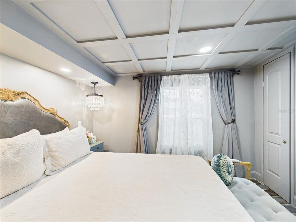 En Venta: $299,900 (4 camas, 0 baños, 1098 Pies cuadrados)