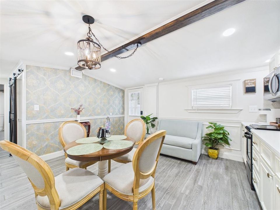 En Venta: $299,900 (4 camas, 0 baños, 1098 Pies cuadrados)