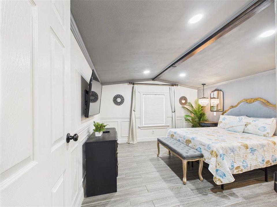 En Venta: $299,900 (4 camas, 0 baños, 1098 Pies cuadrados)