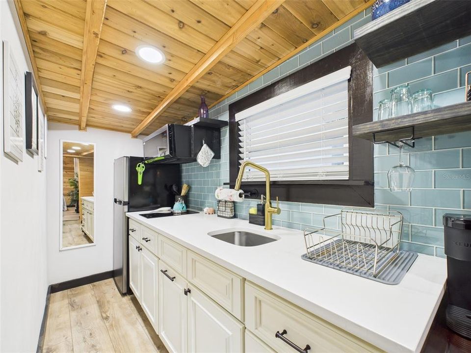 En Venta: $299,900 (4 camas, 0 baños, 1098 Pies cuadrados)
