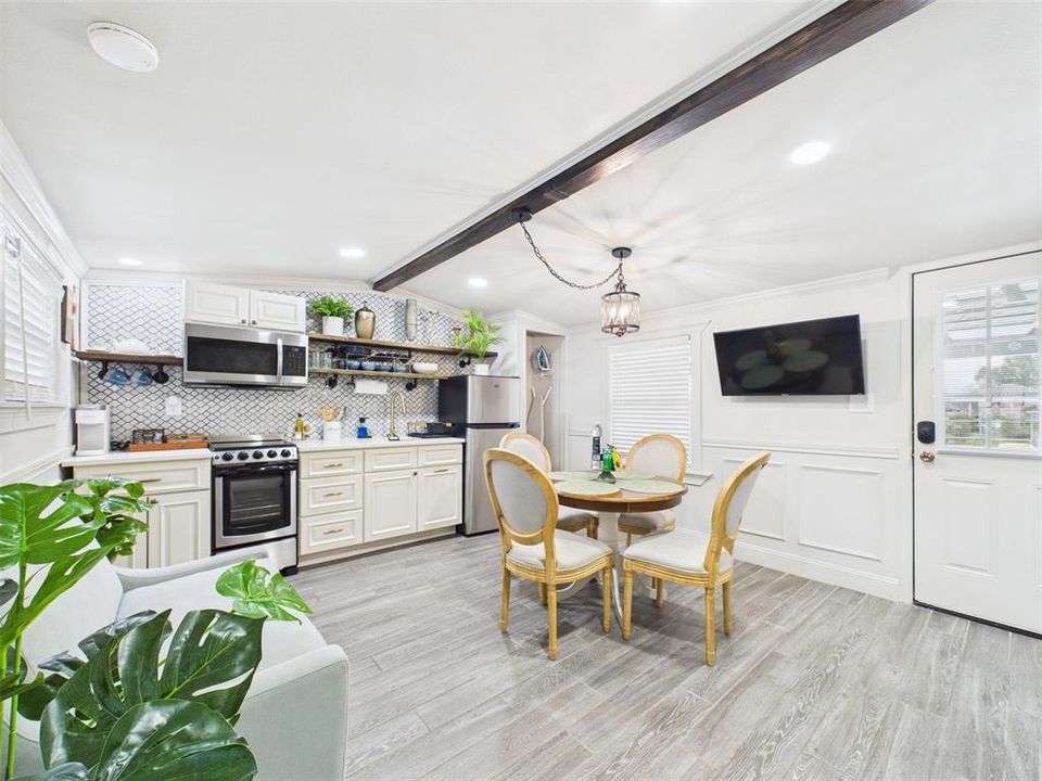 En Venta: $299,900 (4 camas, 0 baños, 1098 Pies cuadrados)
