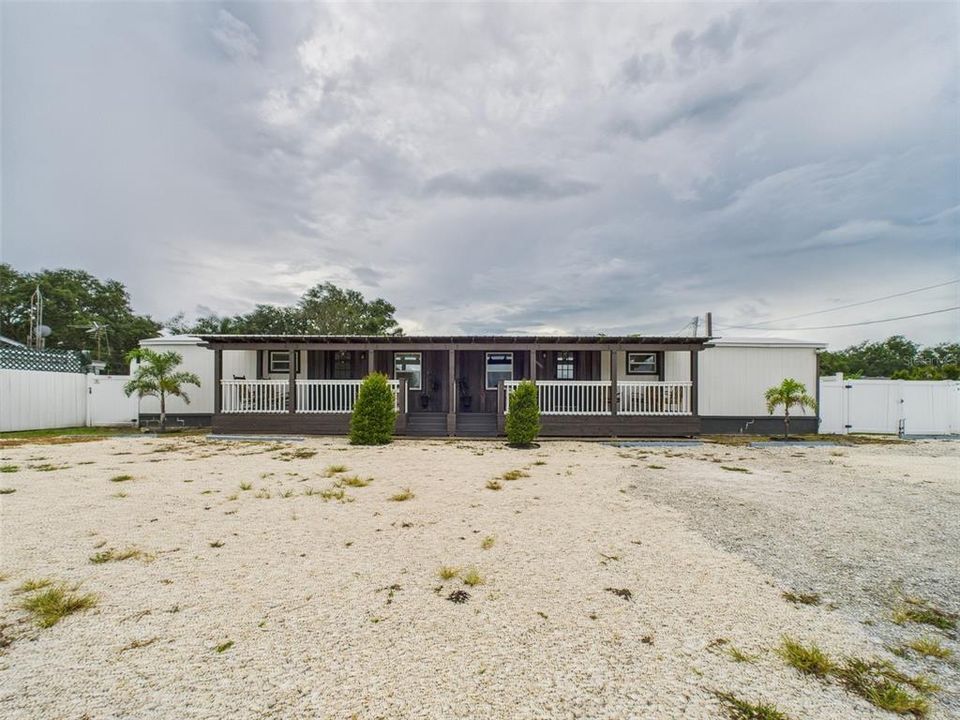 En Venta: $299,900 (4 camas, 0 baños, 1098 Pies cuadrados)