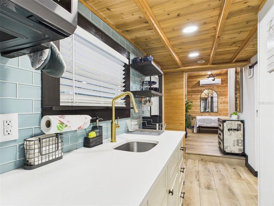 En Venta: $299,900 (4 camas, 0 baños, 1098 Pies cuadrados)