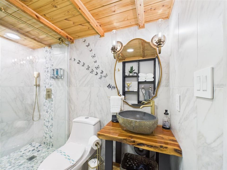 En Venta: $299,900 (4 camas, 0 baños, 1098 Pies cuadrados)