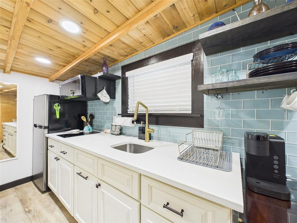En Venta: $299,900 (4 camas, 0 baños, 1098 Pies cuadrados)